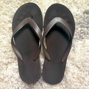 GAP Body Sz 7-8 Flip Flops